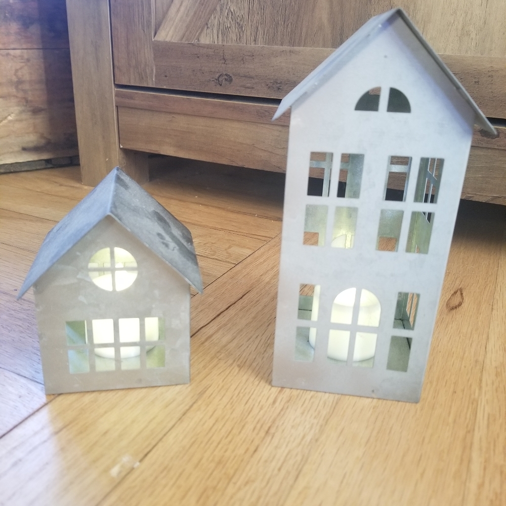 Mini metal house decor